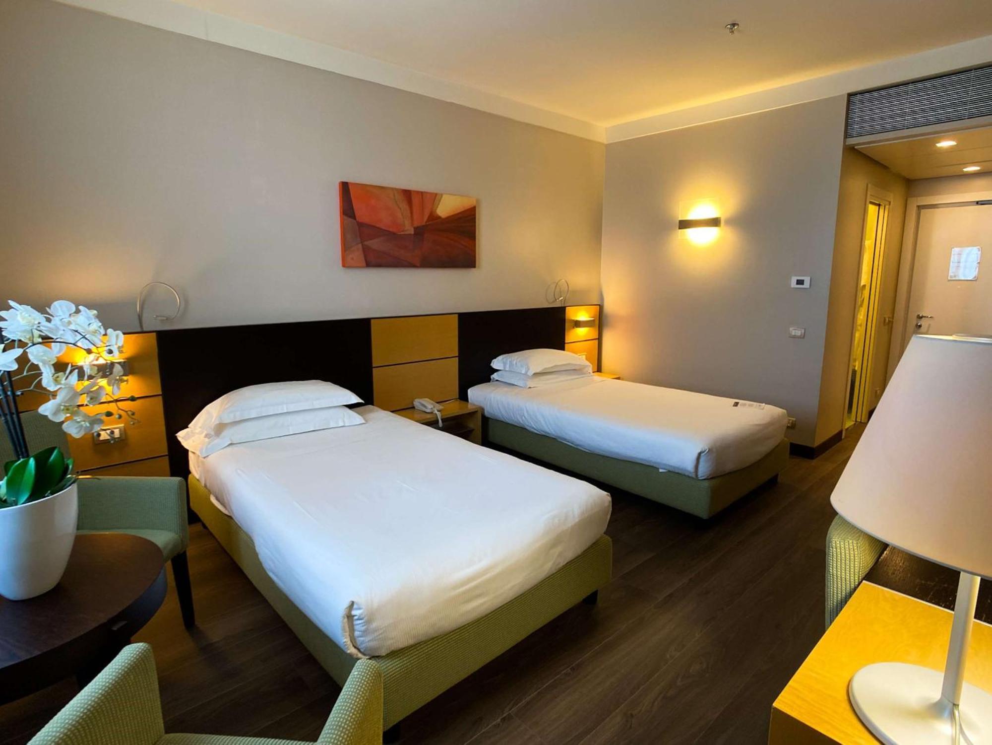 Best Western Plus Hotel Le Favaglie Cornaredo Eksteriør bilde